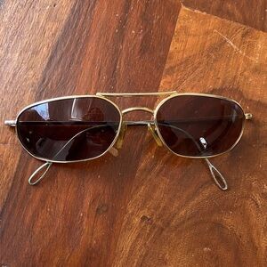 Vintage Gucci Elegant Gold Sunglasses with Brown Lenses